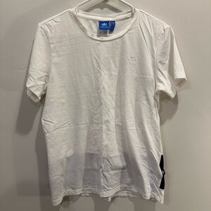 Adidas women’s White T-Shirt XS-6